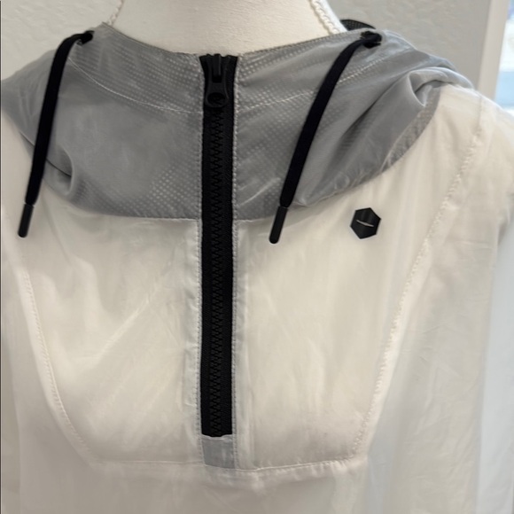 IVY PARK White Jacket NWOT - Picture 6 of 6